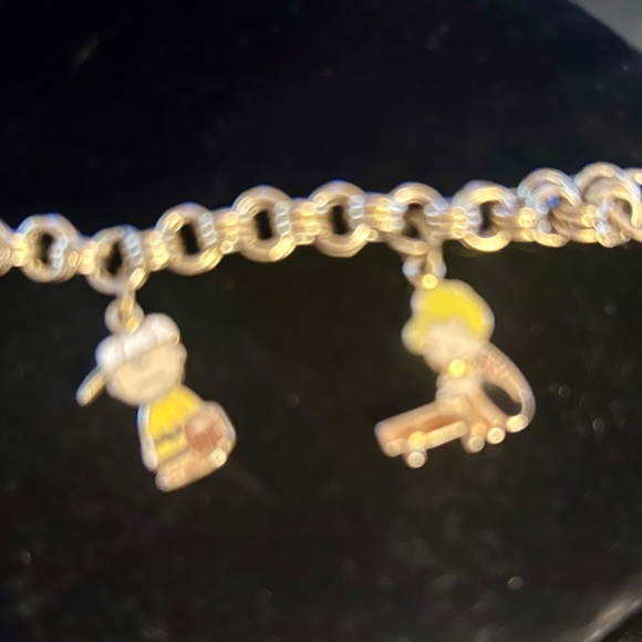 Vintage Peanuts Charm Bracelet including 5 character charms-Great Gift Idea! - Picture 4 of 11